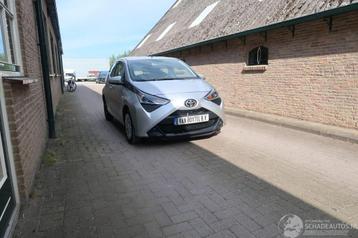 Toyota Aygo 1.0 VVT-i x-play (bj 2022) beschikbaar voor biedingen