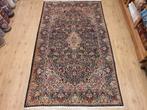 Vintage handgeknoopt perzisch tapijt kirman 273x158, 200 cm of meer, 150 tot 200 cm, Gebruikt, Rechthoekig