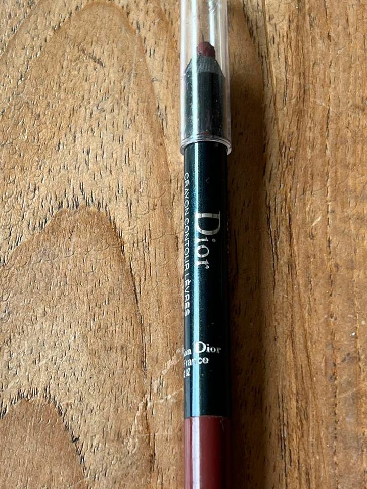 Dior Rouge Contour Levres Lipliner Kleur: 943 Thrilling Plum, Sieraden, Tassen en Uiterlijk, Uiterlijk | Cosmetica en Make-up