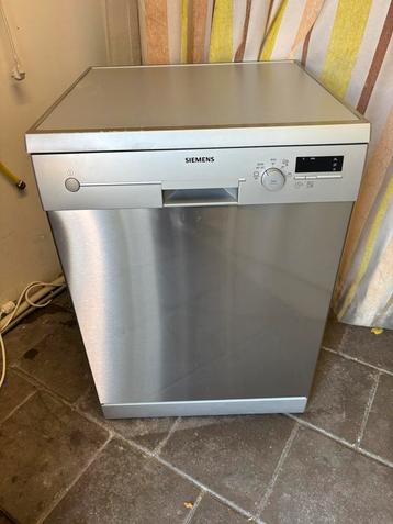 Zilvere Afwasmachine van Siemens - Werkt Goed - Schoon beschikbaar voor biedingen