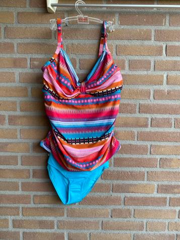 Mix and match tankini beschikbaar voor biedingen