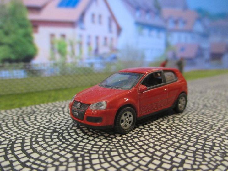 Volkswagen Golf Mk.5 GTi - Schuco rood, Hobby en Vrije tijd, Modelauto's | 1:87, Zo goed als nieuw, Auto, Schuco, Ophalen of Verzenden