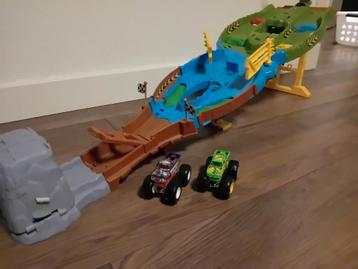 Hot Wheels Racebaan - Monster Trucks beschikbaar voor biedingen