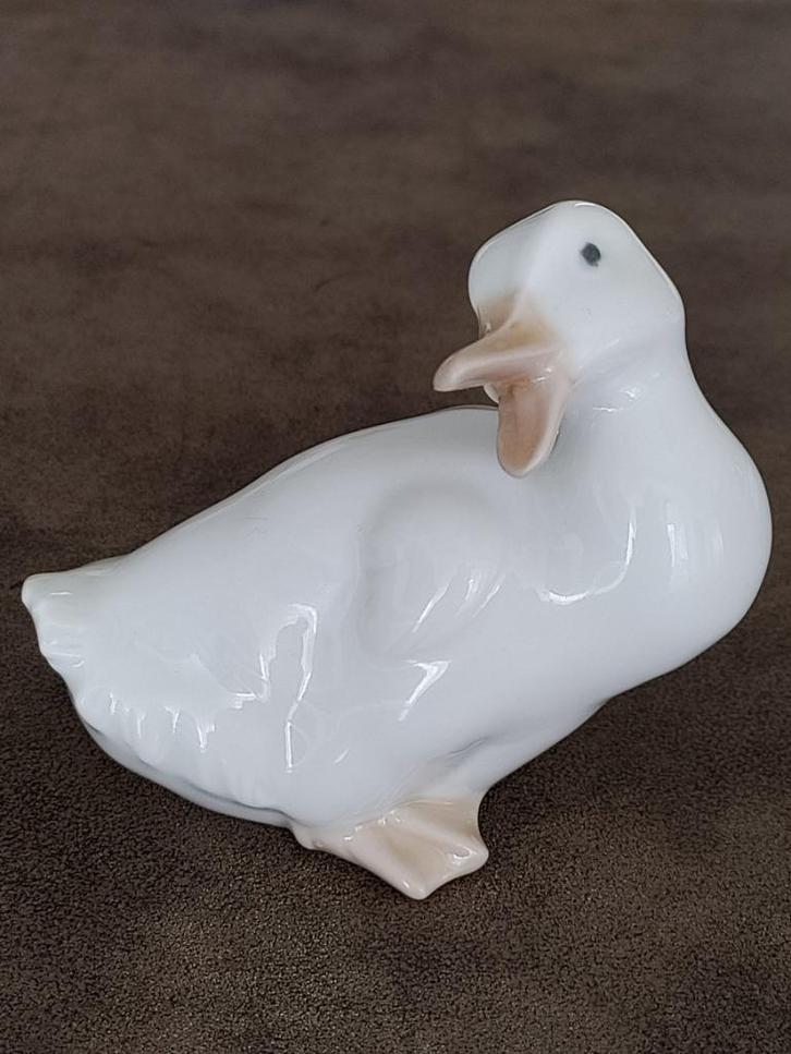 VINTAGE PORSELEINEN NAO-eendbeeldje ( SPAIN), Verzamelen, Beelden en Beeldjes, Zo goed als nieuw, Dier, Ophalen of Verzenden