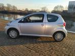 Toyota AYGO Nieuwe apk., Auto's, Gebruikt, 4 stoelen, 68 pk, Bedrijf