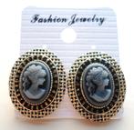 Oorbellen met kunststof blauwe camee., Overige materialen, Blauw, Nieuw, Ophalen of Verzenden