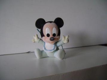 Disney baby Mickey Mouse kunststof 5cm met blauw rompertje beschikbaar voor biedingen