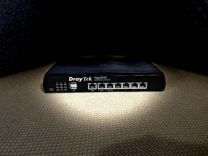 DrayTek Vigor 2925, Computers en Software, Routers en Modems, Gebruikt, Router, Ophalen of Verzenden