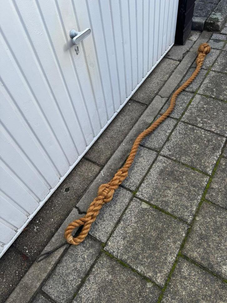 Touw 3cm dik met lus en knoop, 1.85 lang. + lengte van 5.10., Watersport en Boten, Accessoires en Onderhoud, Zo goed als nieuw