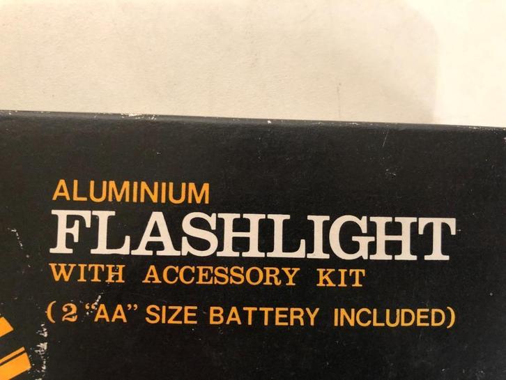 aluminium flashlighter *, Caravans en Kamperen, Zaklampen, Zo goed als nieuw, Batterij, Ophalen of Verzenden