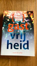 Laura de la Mar - Het geheim van gastvrijheid, Boeken, Ophalen of Verzenden, Zo goed als nieuw, Laura de la Mar