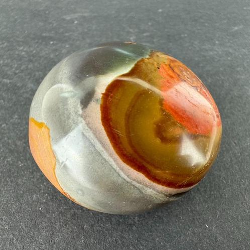 Polychroom Jaspis handsteen uit Madagaskar, Verzamelen, Mineralen en Fossielen, Mineraal, Ophalen of Verzenden
