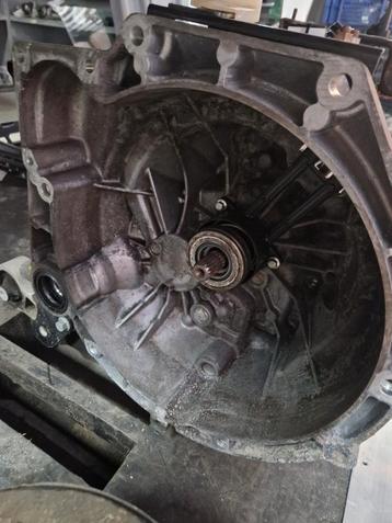 FORD FIESTA MK6 VERSNELLINGSBAK/ 8A6R-7002-HE beschikbaar voor biedingen