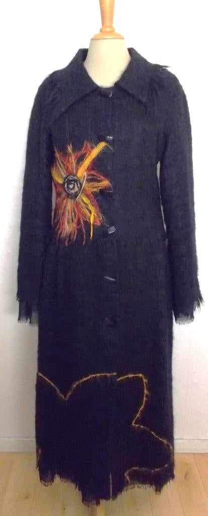 Aparte 95% wollen zwarte ART line borduursels bewerkt jas! M, Verzenden, Zo goed als nieuw, Maat 38/40 (M), Zwart