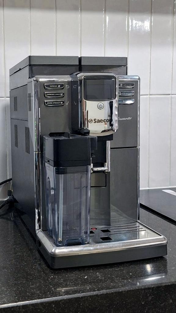 Saeco Incanto espresso machine, Witgoed en Apparatuur, Koffiezetapparaten, Niet werkend, Koffiebonen, Koffiemachine, Afneembaar waterreservoir
