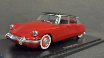 Citroen DS 1:43 Universal Hobbies Pol  beschikbaar voor biedingen