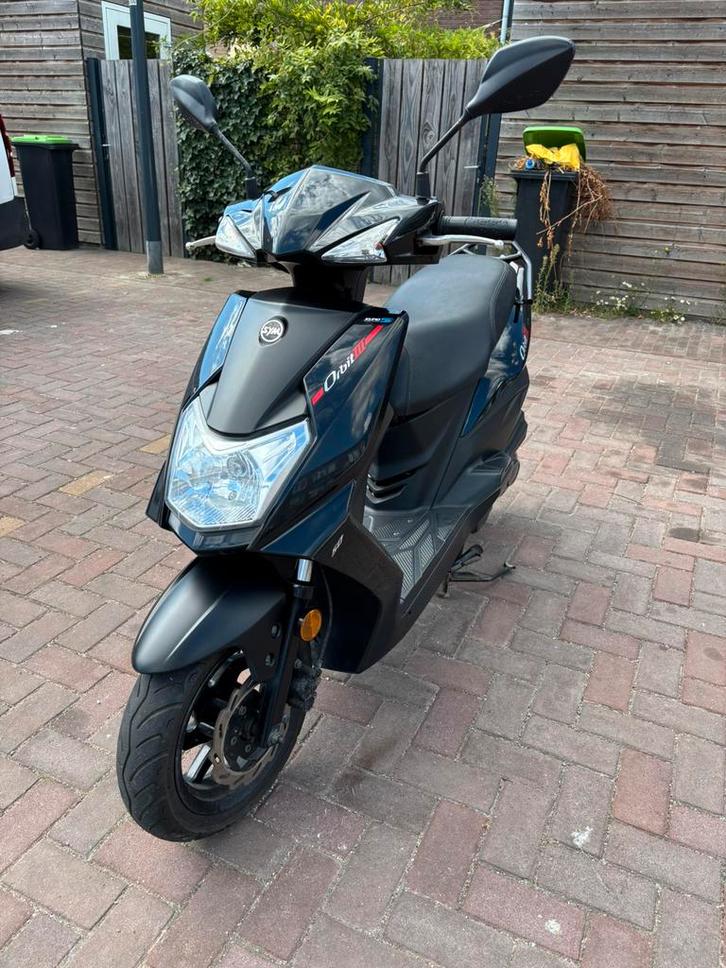Sym Orbit 3 (45km/u) met beschermhoes, Fietsen en Brommers, Scooters | SYM, Gebruikt, Orbit, Maximaal 45 km/u, Benzine, Ophalen