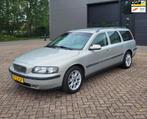 Volvo V70 2.4 Comfort Line, Airco,Trekhaak,rijd zeer goed!, Voorwielaandrijving, Beige, 1505 kg, Leder en Stof