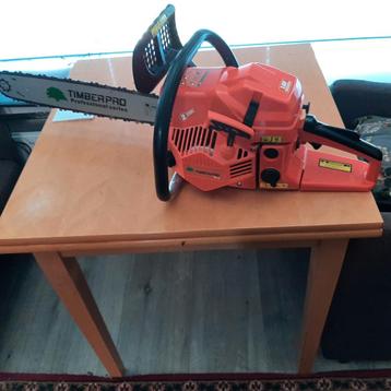 Nieuwe Timberpro kettingzaag,  benzine 2 takt. beschikbaar voor biedingen