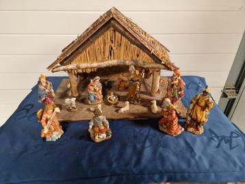 Mooie kerststal met stro Met 15 delige beeldenset (7) beschikbaar voor biedingen