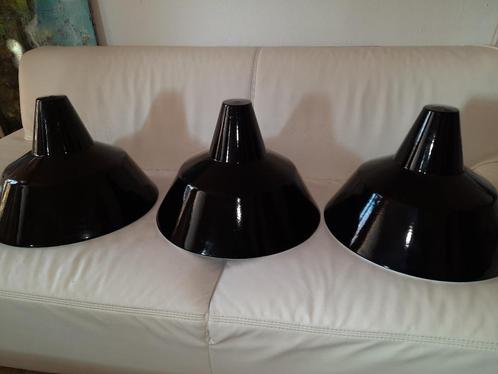 Drie zwarte vintage Louis Poulsen emaille lampenkappen 45 cm, Huis en Inrichting, Lampen | Lampenkappen, 25 tot 50 cm, Overige vormen