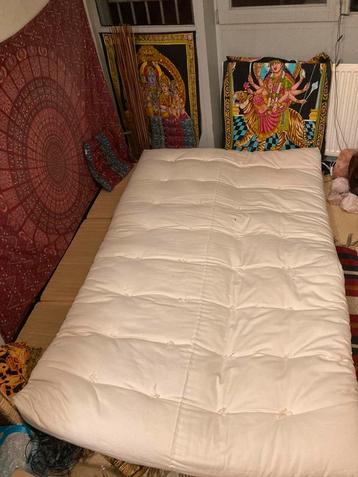 Katja futons  Futon 1.20 x 2 meter.  Opt + tatami matten beschikbaar voor biedingen