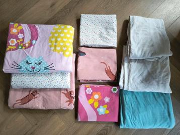 3x Beddengoed peuterbed Hema + 4-seizoendekbed Petit Amélie beschikbaar voor biedingen