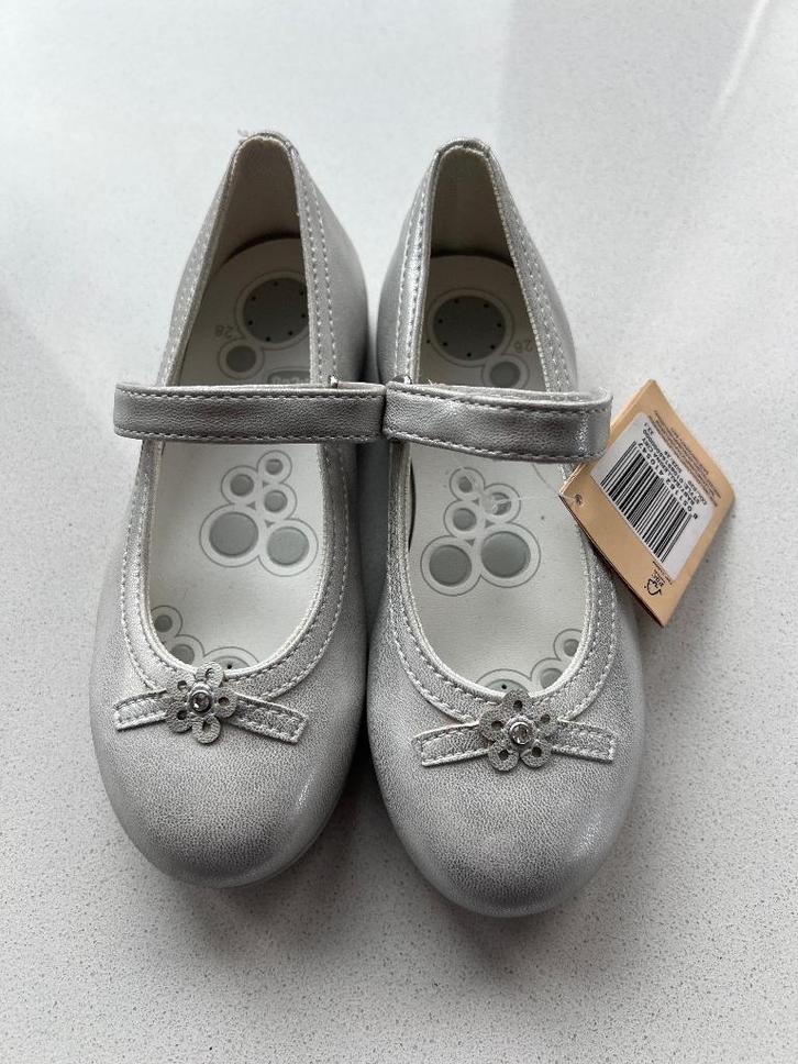 Girls Chicco ballerina with velcro Size 28, Kinderen en Baby's, Kinderkleding | Schoenen en Sokken, Nieuw, Schoenen, Meisje, Ophalen of Verzenden