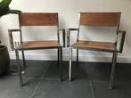 Industrieel stoelen teakhout metaal teak 2 stuks open rug, Huis en Inrichting, Nieuw, Metaal, Twee, Ophalen of Verzenden