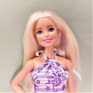 Barbie pop Mattel 2015 blond met gekleurd haar paars gebloem beschikbaar voor biedingen