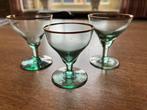 Drie groene glazen met gouden randen, Antiek en Kunst, Antiek | Glas en Kristal, Ophalen