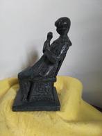 9050) zwaar beeld  Lampenmaakster Eindhoven   hoog 21cm, Antiek en Kunst, Kunst | Beelden en Houtsnijwerken, Ophalen of Verzenden