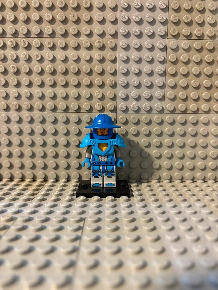 LEGO NEXO knights, Kinderen en Baby's, Speelgoed | Duplo en Lego, Zo goed als nieuw, Ophalen of Verzenden