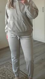 H&M licht khaki kleurige joggerset met hoodie en stretch, Kleding | Dames, H&M, Beige, Ophalen of Verzenden, Maat 34 (XS) of kleiner