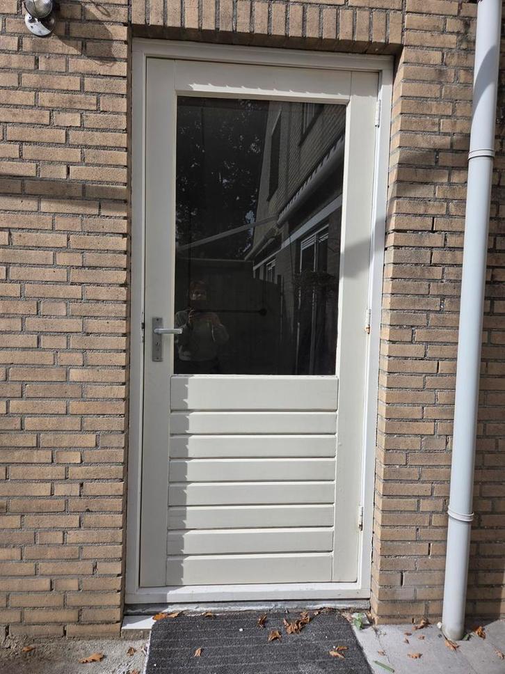 2 Houten Buitendeuren met Slot - Gebruikt, Doe-het-zelf en Verbouw, Deuren en Horren, Gebruikt, Buitendeur, 200 tot 215 cm, 80 tot 100 cm