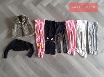 Pakketje maillots, bolero en bontje 8x, Maat 92 / 98 beschikbaar voor biedingen