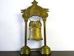 Een fraaie gong / bel in standaard afkomstig uit Indonesië, Antiek en Kunst, Antiek | Koper en Brons, Ophalen of Verzenden