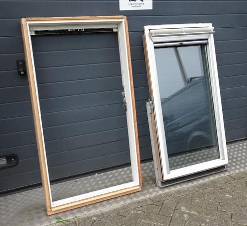 Velux Dakraam / Tuimelvenster met Afwerkrand 140 x 78 cm, Doe-het-zelf en Verbouw, Glas en Ramen, Zo goed als nieuw, Dakraam, Dubbelglas