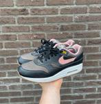 Nike Air Max 1 By You Black Baby Pink, Kleding | Heren, Schoenen, Overige kleuren, Nike, Ophalen of Verzenden, Sneakers of Gympen