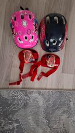 2 Kinder helmen en knie beschermers, Ophalen, Verstelbaar, Zo goed als nieuw, Kinderen