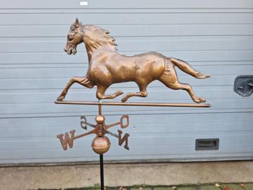 grote koperen zonnewijzer met haan of paard beschikbaar voor biedingen