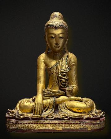 Oude Mandalay-stijl Boeddha uit Birma/Myanmar beschikbaar voor biedingen