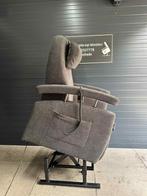 Sta op stoel merk fitform, Huis en Inrichting, Fauteuils, Ophalen, Minder dan 75 cm, Zo goed als nieuw, Stof