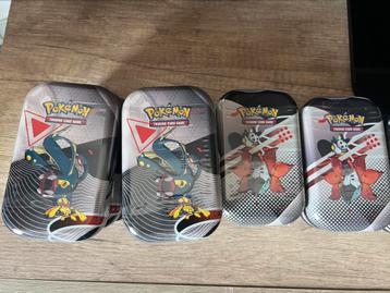 Black bolt/white flare mini tins beschikbaar voor biedingen
