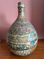 Vintage folk art fles beplakt met sigarenbandjes dame jeanne, Ophalen of Verzenden