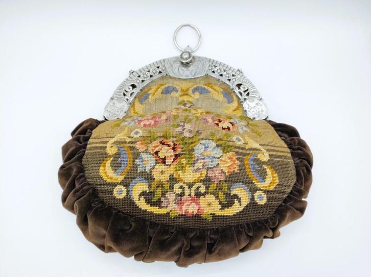 Zeer grote Petit Point tas met zilveren beugel, 19e eeuws, Antiek en Kunst, Antiek | Goud en Zilver, Zilver, Verzenden