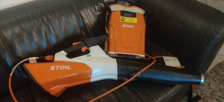 Stihl BGA200 en AR3000 accubladblazer met alle toebehoren, Tuin en Terras, Bladblazers, Zo goed als nieuw, Ruggedragen, Benzine