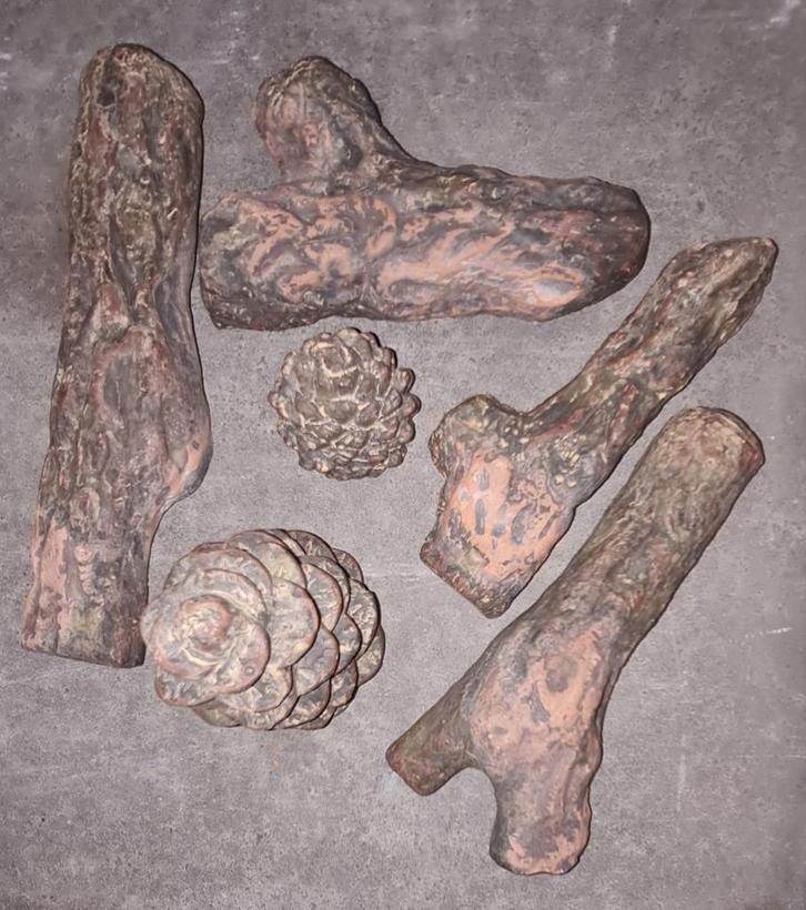 Decoratieve keramische houtblokken & dennenappels voor haard, Huis en Inrichting, Kachels, Hout, Ophalen of Verzenden