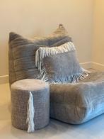 Handgemaakte kussens en poefs, Ophalen of Verzenden, Zo goed als nieuw