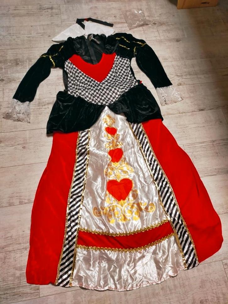 Queen of Hearts - Alice in Wonderland carneval costume, Kleding | Dames, Carnavalskleding en Feestkleding, Gedragen, Kleding, Carnaval